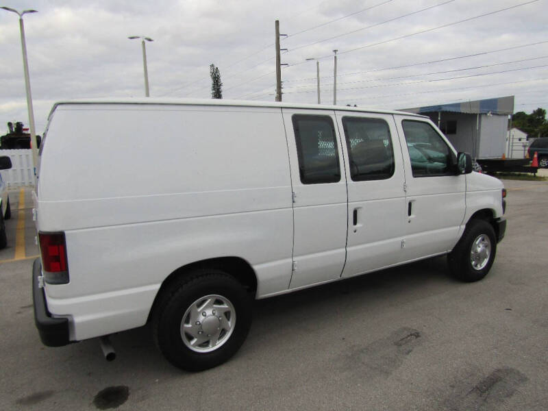 2008 Ford E-Series Econoline Van Commercial photo 8