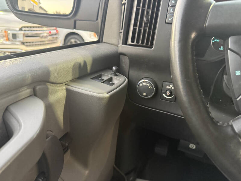 2023 Chevrolet Express LS 3500