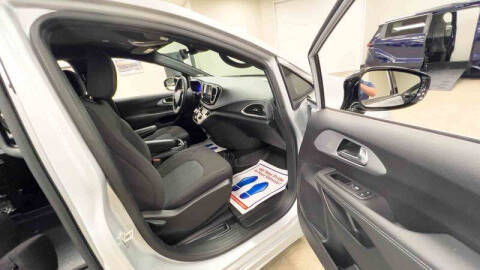 2024 Chrysler Pacifica Touring