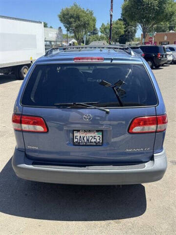 2003 Toyota Sienna CE