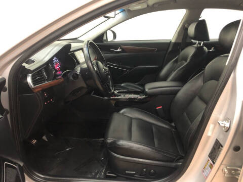 2017 Kia Cadenza Premium