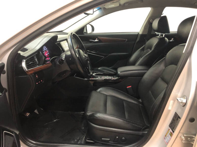 2017 Kia Cadenza Premium