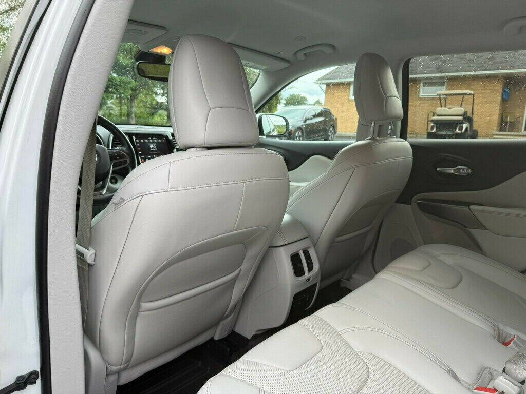 2019 Jeep Cherokee 39