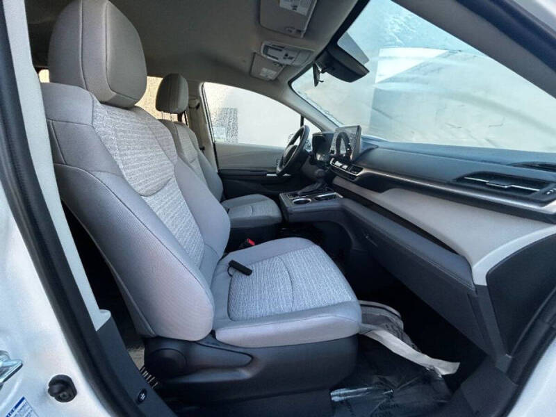 2022 Toyota Sienna LE 8-Passenger