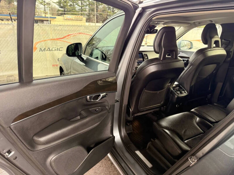 2018 Volvo XC90 T6 Momentum