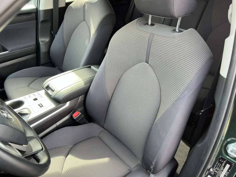 2023 Toyota Highlander LE