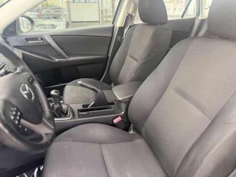 2013 Mazda MAZDA3 i Touring