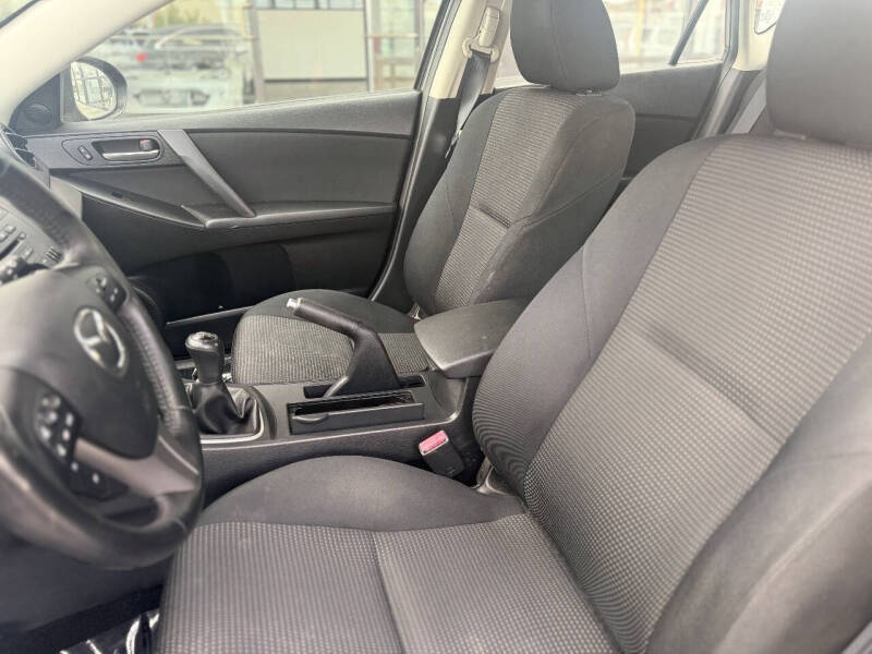 2013 Mazda MAZDA3 i Touring