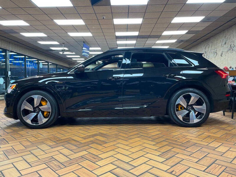 2022 Audi e-tron quattro Premium Plus