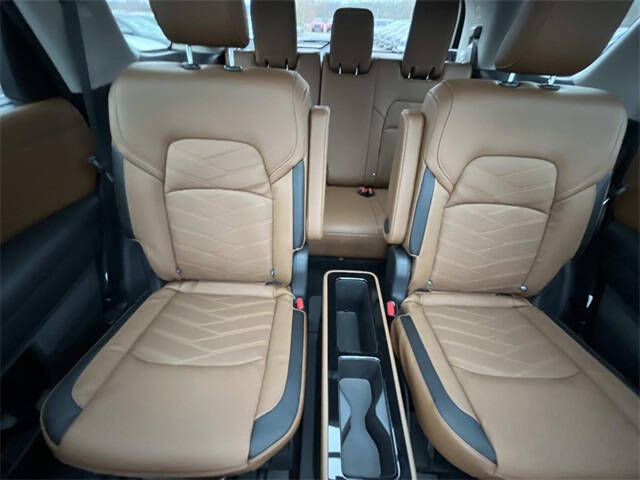 2025 Nissan Pathfinder Platinum