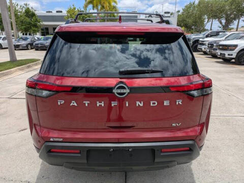 2022 Nissan Pathfinder SV