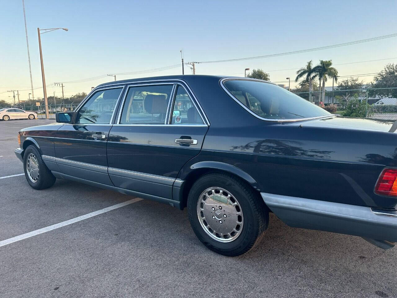 1988 Mercedes-Benz 420-Class  - $8,900