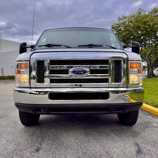 2011 Ford E-350