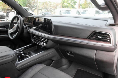 2025 Chevrolet Suburban LS