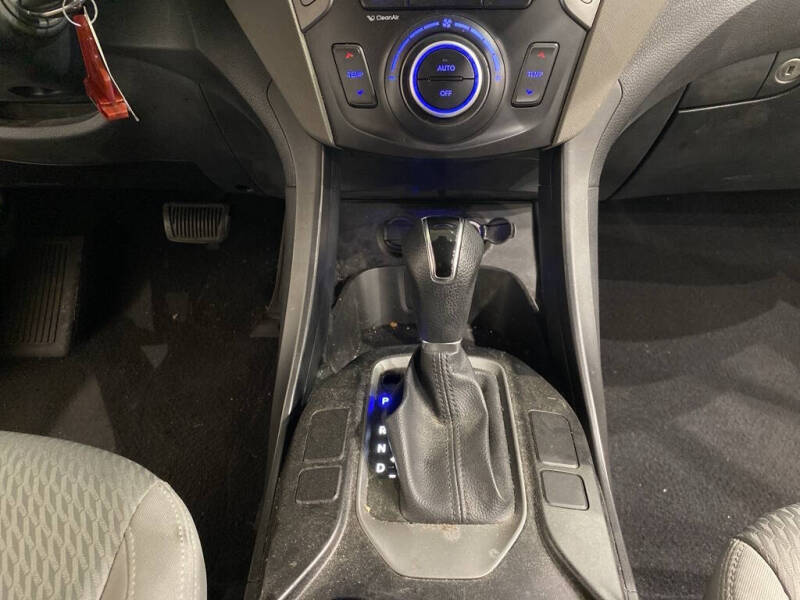 2017 Hyundai Santa Fe SE