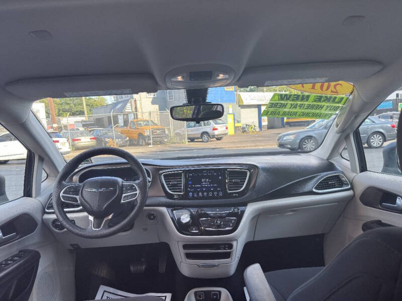 2017 Chrysler Pacifica Touring