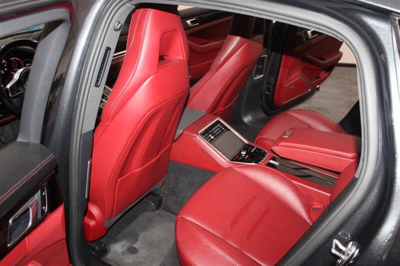 2018 Porsche Panamera