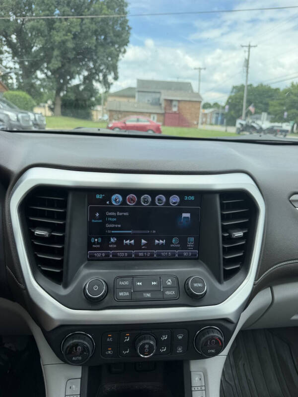 2017 GMC Acadia SLT-1