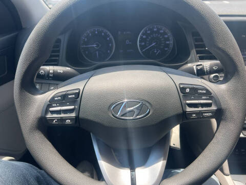2020 Hyundai Elantra SE