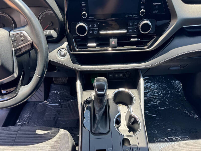 2021 Toyota Highlander LE