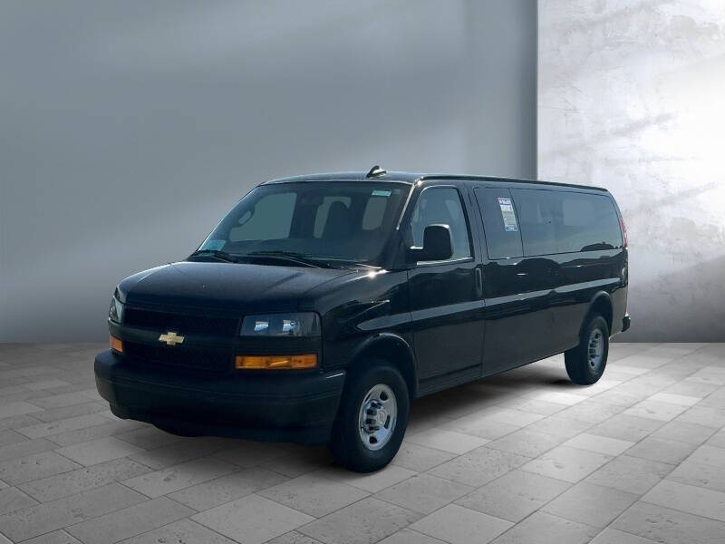 2025 Chevrolet Express LS 3500
