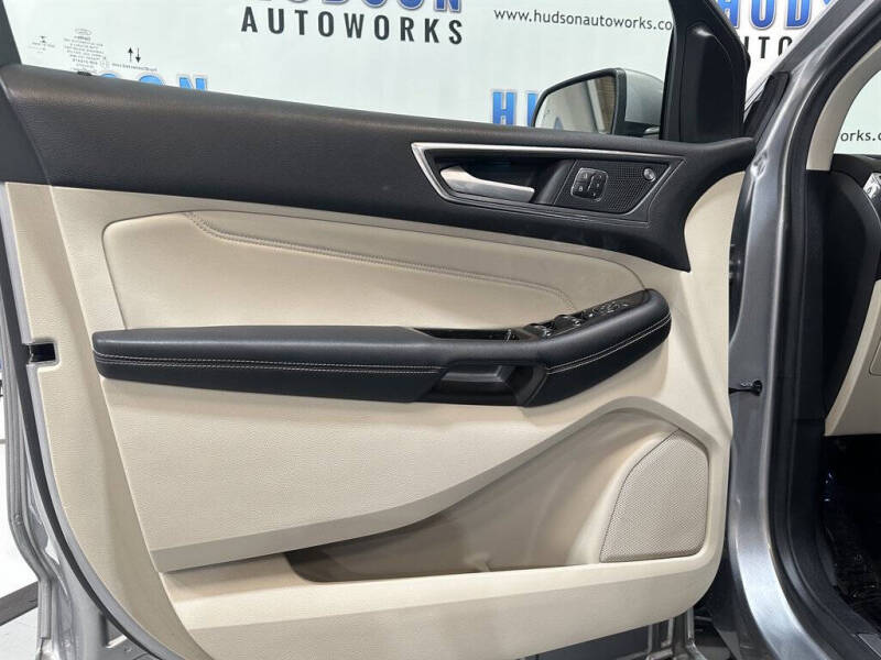 2020 Ford Edge Titanium