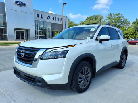 2023 Nissan Pathfinder SV