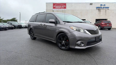 2012 Toyota Sienna SE 8-Passenger