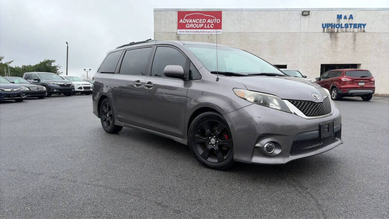 2012 Toyota Sienna SE 8-Passenger