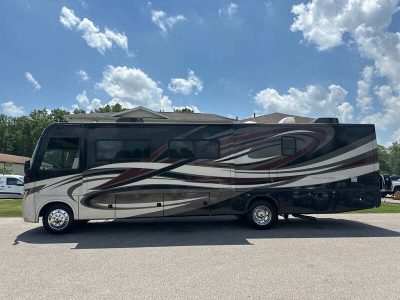 2012 Ford F-53's photo