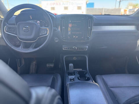 2021 Volvo XC40 T4 Momentum