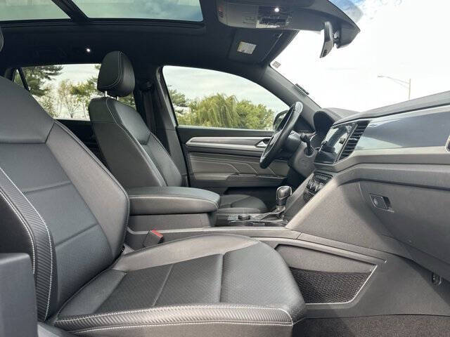 2023 Volkswagen Atlas Cross Sport V6 SEL R-Line Black 4Motion
