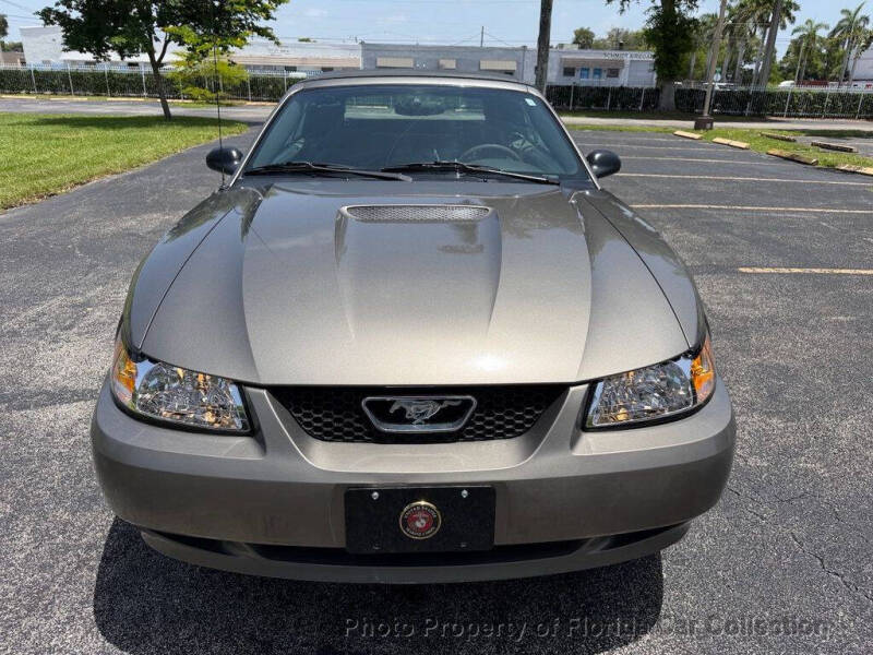 2002 Ford Mustang Deluxe