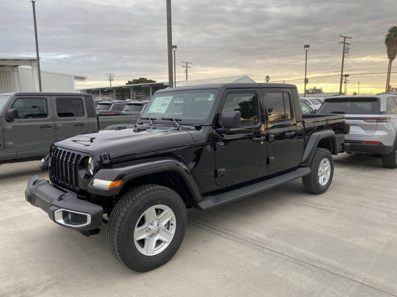 2023 Jeep Gladiator Sport S's photo