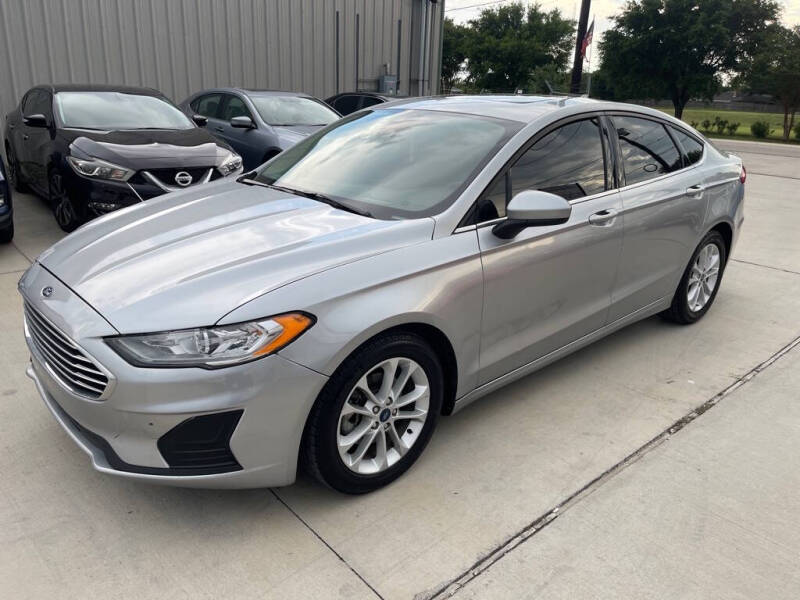 2020 Ford Fusion SE's photo