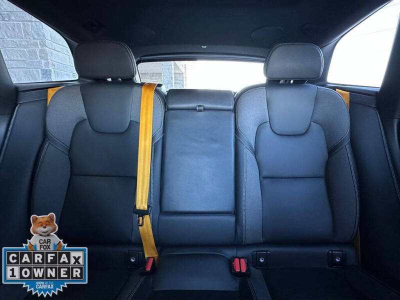 2022 Volvo XC60 Recharge T8 Polestar Engineered