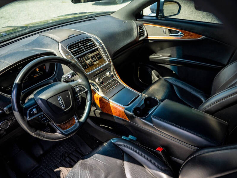 2019 Lincoln Nautilus Select