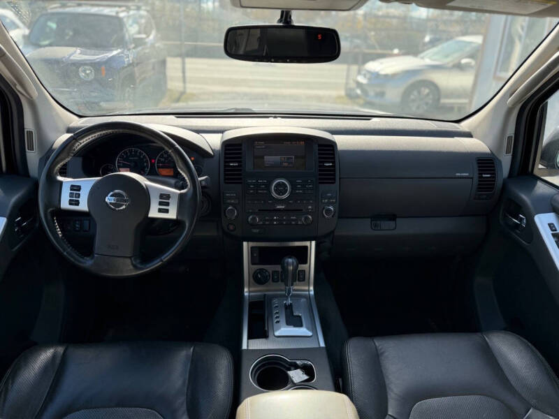 2011 Nissan Pathfinder Silver Edition