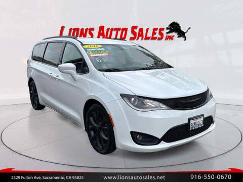 2018 Chrysler Pacifica for sale at LIONS AUTO SALES in Sacramento CA
