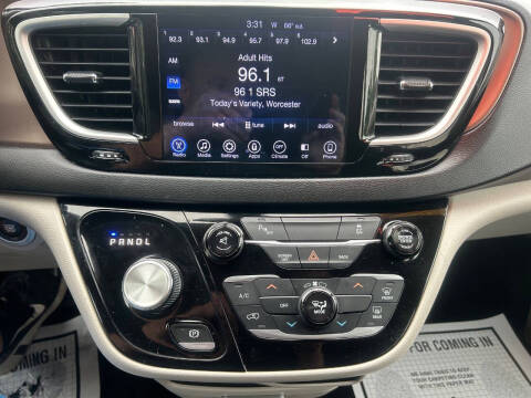 2017 Chrysler Pacifica Touring