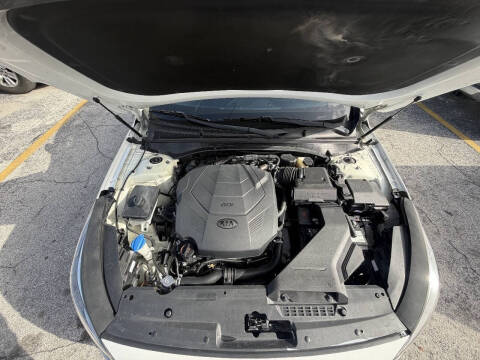 2017 Kia Cadenza Technology