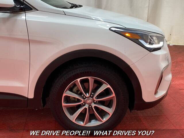 2017 Hyundai Santa Fe SE