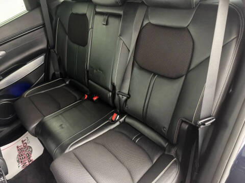 2023 Genesis GV70 2.5T Standard