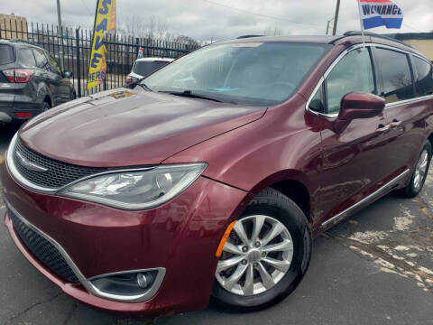 2017 Chrysler Pacifica Touring Plus
