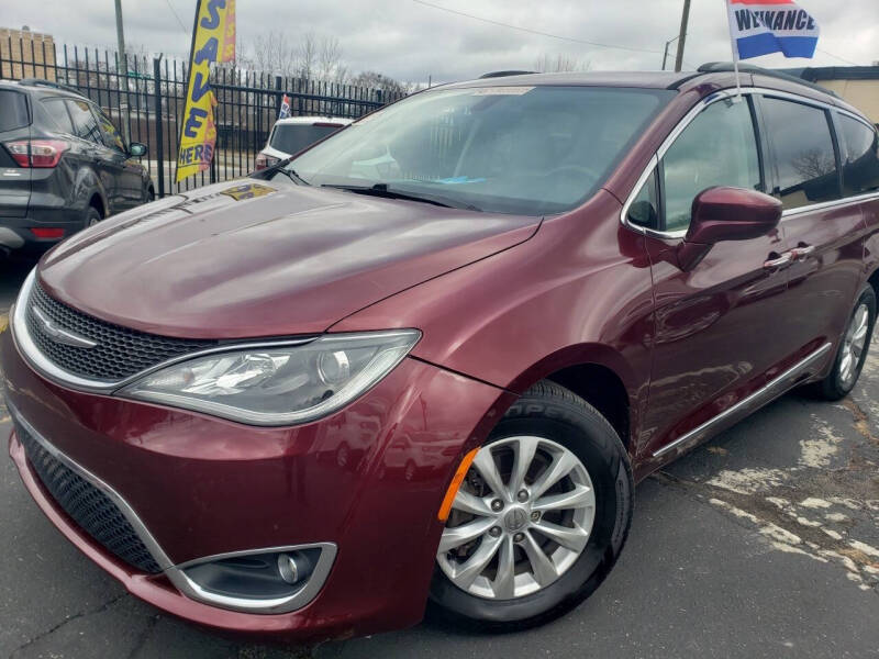 2017 Chrysler Pacifica Touring Plus