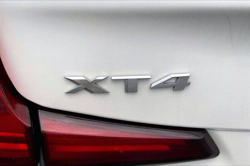 2020 Cadillac XT4 Premium Luxury