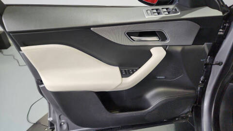 2020 Jaguar F-PACE SVR