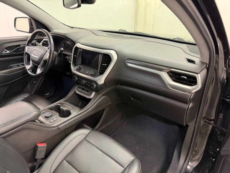 2022 GMC Acadia SLT