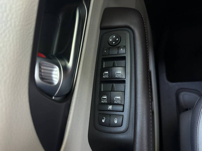 2017 Chrysler Pacifica Touring-L Plus