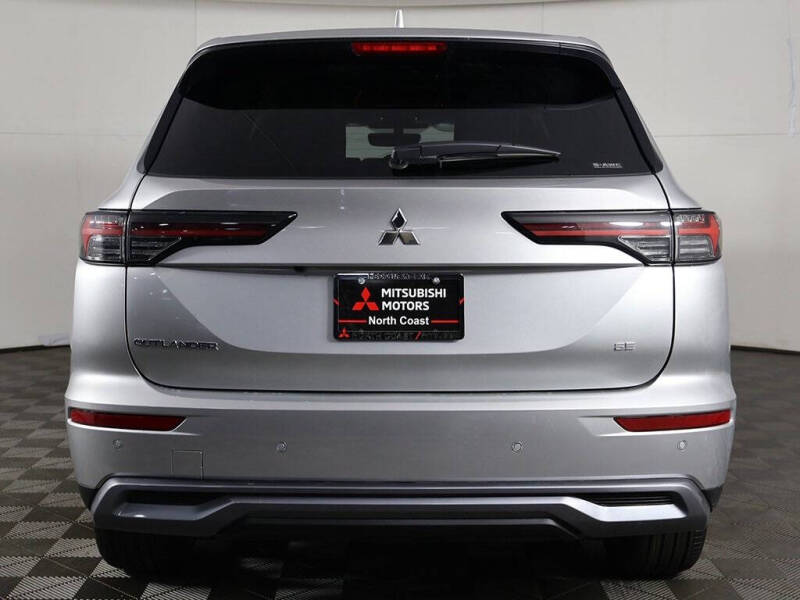 2025 Mitsubishi Outlander SE